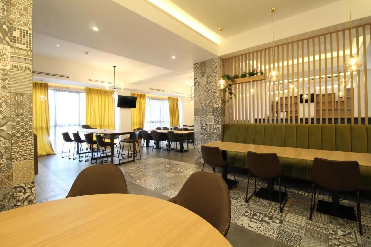 Hotel Avenue - Avenue Hotels Buzau Ngoại thất bức ảnh